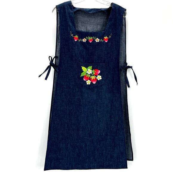 Vintage Other - Denim women’s embroidered gardening apron
